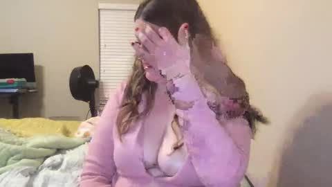 Snapshot of ciarastarz321 chatting on 11-15-25, 04:43 Carlee carleegracexxx online show from 11-15-25, 04:43