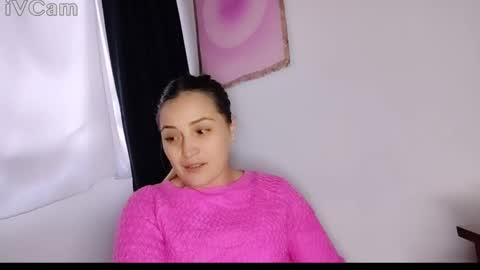 Snapshot of ciindy_lovee chatting on 09-17-25, 10:00 Ciindy Lovers online show from 09-17-25, 10:00