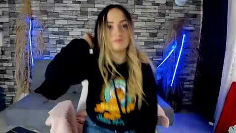 Snapshot of ciindy_lovee chatting on 10-09-25, 03:43 Ciindy Lovers online show from 10-09-25, 03:43