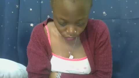 Snapshot of cilia_petite chatting on 02-19-25, 01:17 cilia petite online show from 02-19-25, 01:17