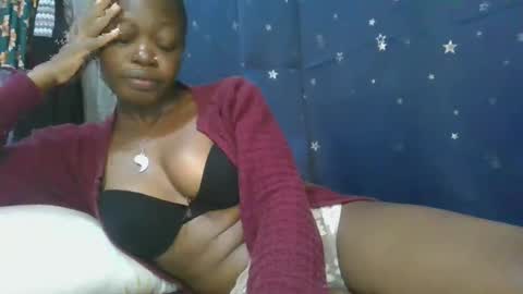 Snapshot of cilia_petite chatting on 02-24-25, 11:21 cilia petite online show from 02-24-25, 11:21