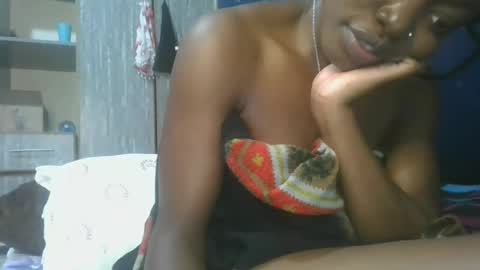 Snapshot of cilia_petite chatting on 03-10-25, 01:12 cilia petite online show from 03-10-25, 01:12