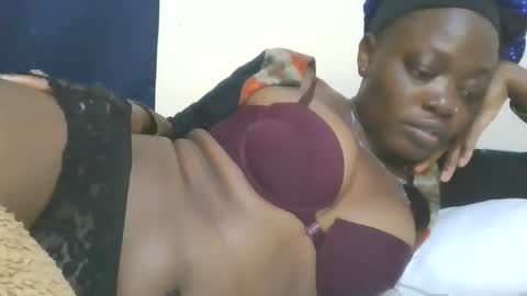 Snapshot of cilia_petite chatting on 10-18-25, 10:21 cilia petite online show from 10-18-25, 10:21