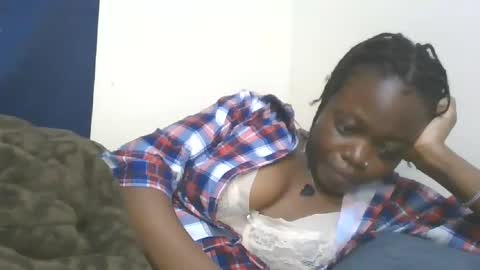 Snapshot of cilia_petite chatting on 10-28-25, 01:42 cilia petite online show from 10-28-25, 01:42