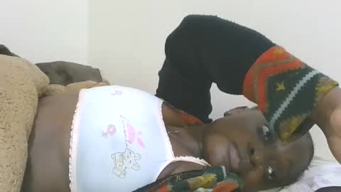 Snapshot of cilia_petite chatting on 11-14-25, 06:34 cilia petite online show from 11-14-25, 06:34