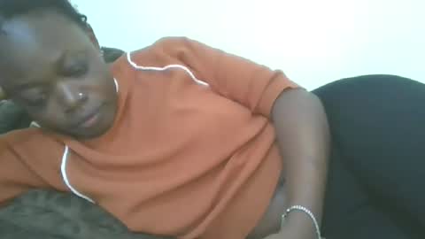 Snapshot of cilia_petite chatting on 11-21-25, 11:42 cilia petite online show from 11-21-25, 11:42