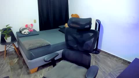 Luna and Sebas  online show from 02-02-26, 09:35