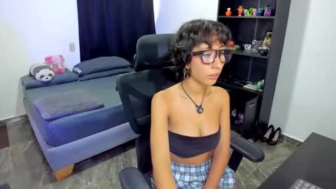Snapshot of cinamon_kingdom chatting on 05-23-26, 09:08 Luna and Sebas online show from 05-23-26, 09:08