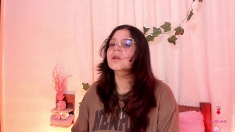 Snapshot of cinderella_lewis chatting on 02-25-25, 05:25 Sofi Eva and Mey online show from 02-25-25, 05:25