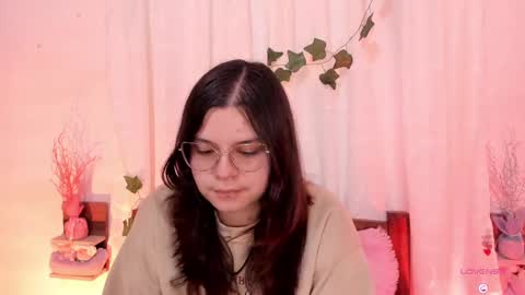 Snapshot of cinderella_lewis chatting on 02-28-25, 10:39 Sofi Eva and Mey online show from 02-28-25, 10:39