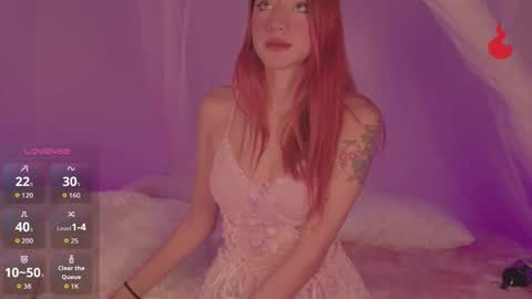 Snapshot of cinderella_lewis chatting on 11-01-25, 09:06 Sofi Eva and Mey online show from 11-01-25, 09:06