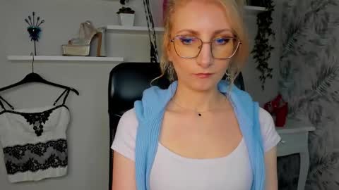 Cinderella online show from 03-20-26, 07:24