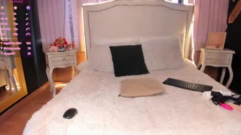 Snapshot of cindyolmos chatting on 01-17-25, 08:00 Cindy online show from 01-17-25, 08:00