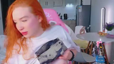 Snapshot of cinnabongirls chatting on 06-15-26, 12:40 Maddy online show from 06-15-26, 12:40
