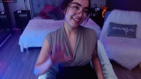 cinnamon_bite online show from 12-03-25, 02:59