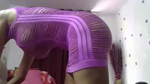 Snapshot of cinthia2525 chatting on 09-26-25, 10:30 cinthia2525 online show from 09-26-25, 10:30