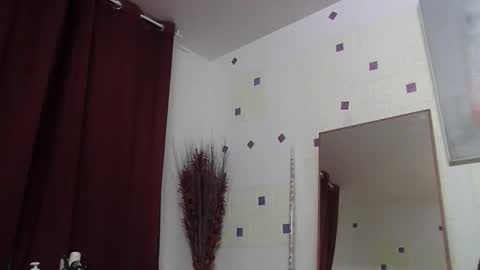 Snapshot of cinthia2525 chatting on 10-17-25, 08:06 cinthia2525 online show from 10-17-25, 08:06