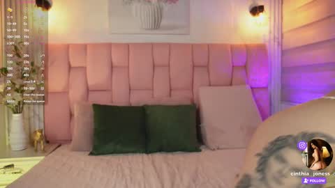 Snapshot of cinthia_jones2 chatting on 09-18-25, 06:59 Cinthia online show from 09-18-25, 06:59