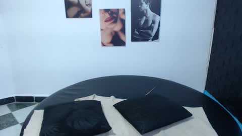 Cinthya online show from 10-28-25, 03:47