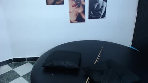 Cinthya online show from 11-28-25, 06:54