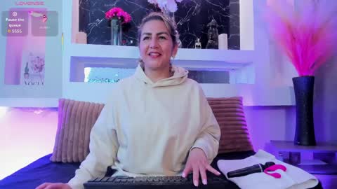 Snapshot of cinthya_mjs chatting on 04-09-26, 12:21 Cinthya online show from 04-09-26, 12:21