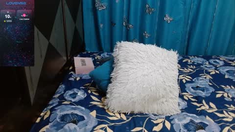 Snapshot of cintialorens1 chatting on 01-24-25, 10:53 joha natural hairy pussydont forget thumbs up online show from 01-24-25, 10:53