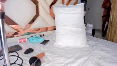 Cintia online show from 10-23-25, 12:04