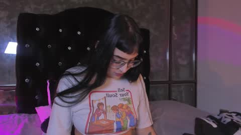 Snapshot of cintya_kors chatting on 12-03-25, 06:39 Cintya online show from 12-03-25, 06:39