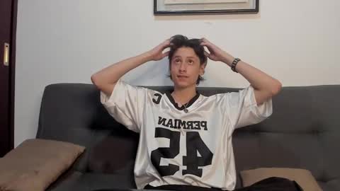 Snapshot of cirosky_elchicopolla chatting on 12-01-25, 04:39 cirosky_elchicopolla online show from 12-01-25, 04:39