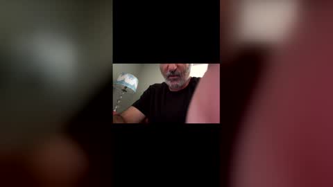 Snapshot of cj3d2 chatting on 04-05-26, 04:48 Cjd32 online show from 04-05-26, 04:48