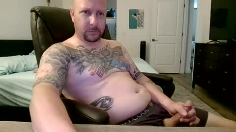 Snapshot of cjlaz1987 chatting on 06-30-26, 09:05 cjlaz1987 online show from 06-30-26, 09:05