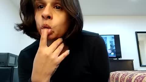 Snapshot of cjtovar90 chatting on 02-19-26, 09:27 Joann online show from 02-19-26, 09:27