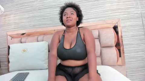 Snapshot of claire_bonny chatting on 11-28-25, 06:54 claire_bonny online show from 11-28-25, 06:54