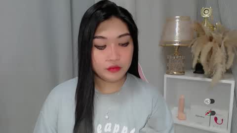 CLAIRE online show from 05-17-26, 04:43