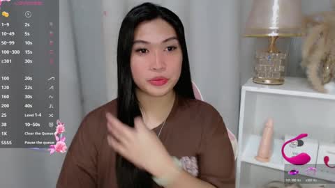 Snapshot of claire_wntr chatting on 07-07-26, 05:43 CLAIRE online show from 07-07-26, 05:43