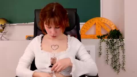 Snapshot of clairemathis chatting on 01-18-26, 03:16 Claire online show from 01-18-26, 03:16