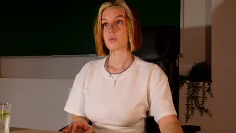Snapshot of clairemathis chatting on 07-04-26, 03:07 Claire online show from 07-04-26, 03:07