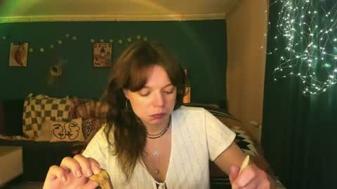 Snapshot of clancyosbourne chatting on 06-14-26, 04:42 Clancy online show from 06-14-26, 04:42