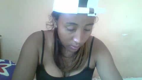 Clarah0123 online show from 10-28-25, 08:29