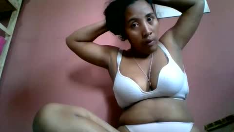 Snapshot of clarah0123 chatting on 06-04-26, 08:53 Clarah0123 online show from 06-04-26, 08:53