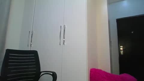 clara11 online show from 10-22-25, 07:13