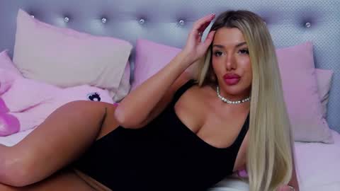 ClaraHazel online show from 01-05-25, 07:28