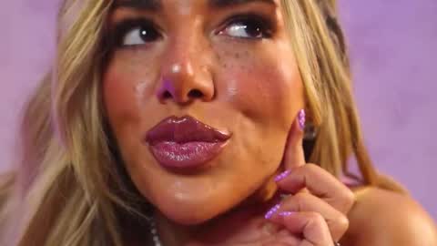 ClaraHazel online show from 10-01-25, 04:29