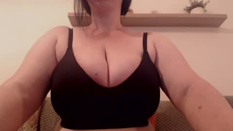 Snapshot of claralollipop chatting on 06-13-26, 10:40 Clara online show from 06-13-26, 10:40