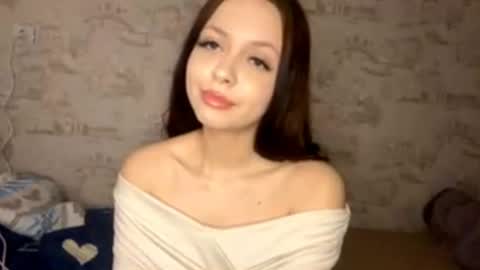 Snapshot of claraollech chatting on 03-13-26, 06:31 Alie online show from 03-13-26, 06:31