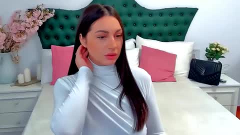 ClaraXJoy online show from 12-19-24, 06:34