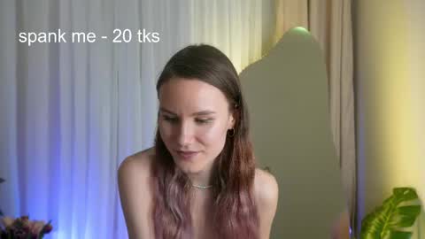 Snapshot of clare_ff chatting on 03-08-25, 03:45 Claire online show from 03-08-25, 03:45