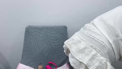 Snapshot of clari_yumi chatting on 10-25-25, 01:13 Clari online show from 10-25-25, 01:13