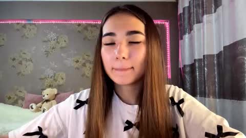 Yuna online show from 11-28-25, 11:13