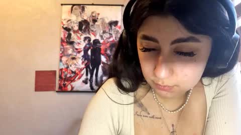 Snapshot of clarinegillmer chatting on 03-05-26, 01:40 Karolina online show from 03-05-26, 01:40